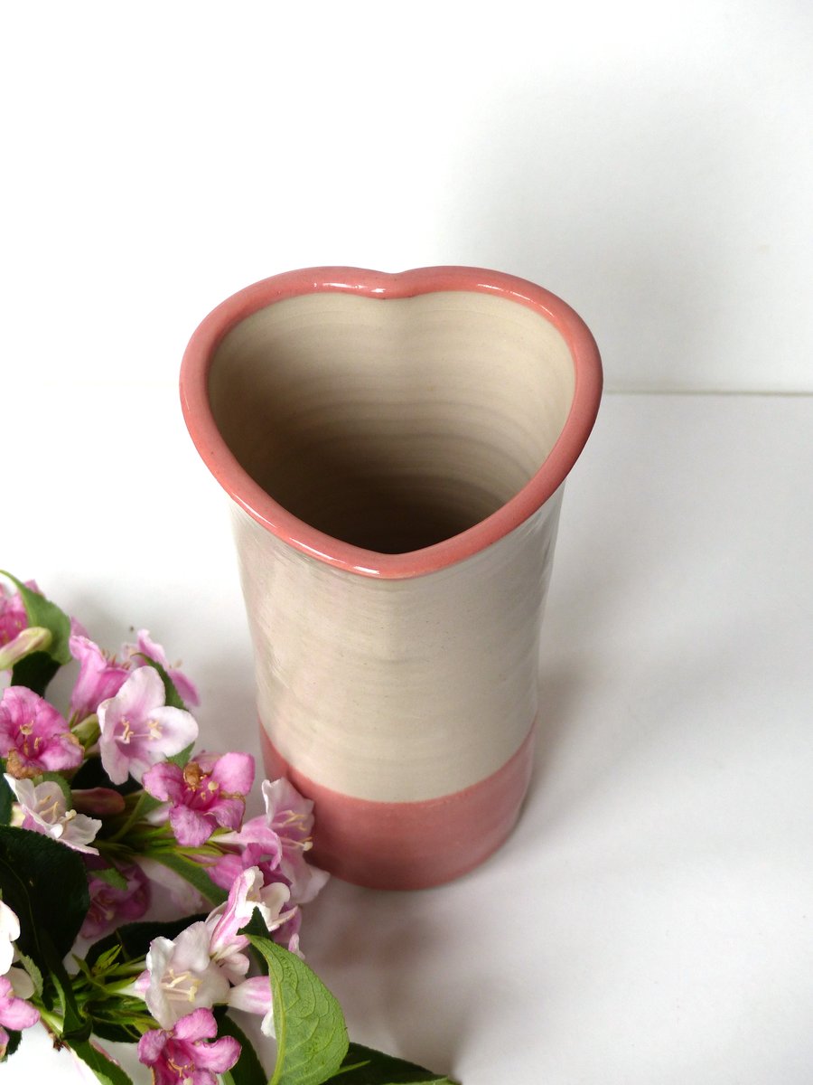 Heart Vase - Pink Stoneware - Mum Friend Sister Grandma Valentine