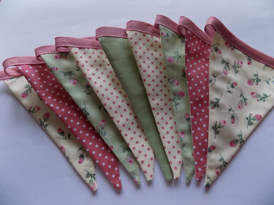 Vintage Style Floral Bunting, Rose & Hubble Cotton Fabric, Fabric Backed, 1-3 m