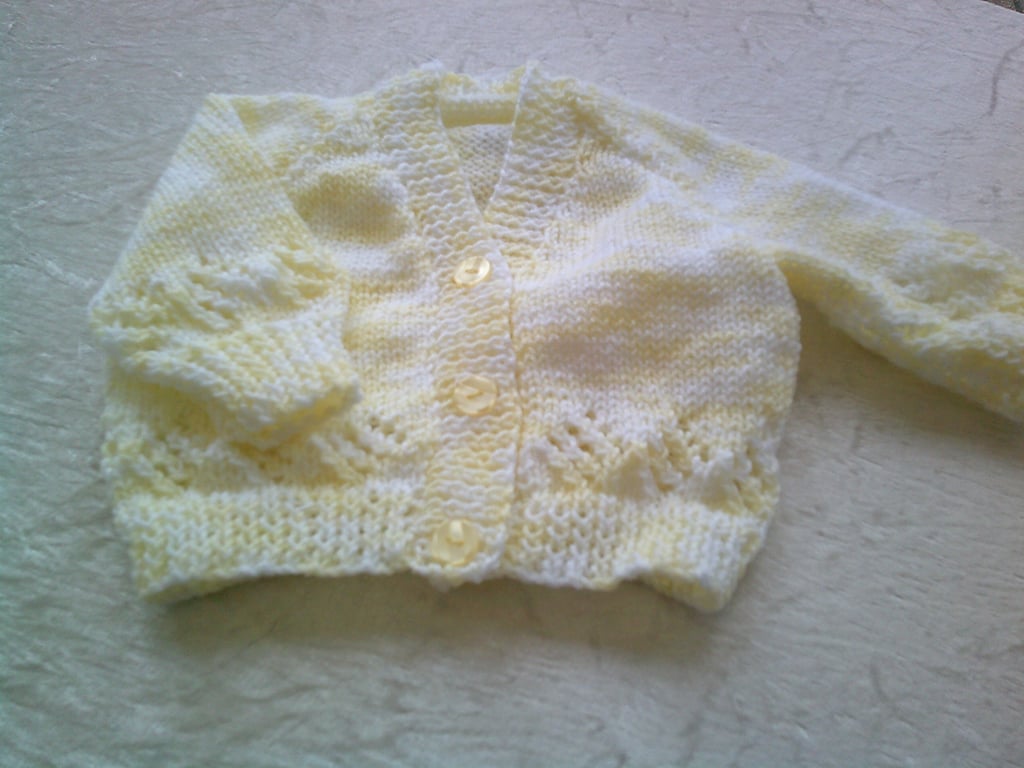 16 Inch Lemon and White Random V Neck Cardigan