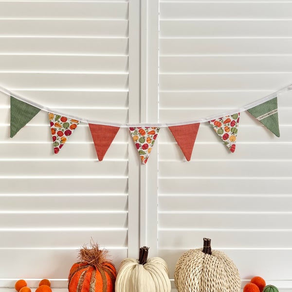 AUTUMN BUNTING - pumpkins, orange and green checks