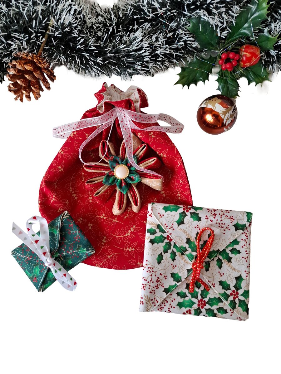 Reusable fabric Christmas gift bag set.