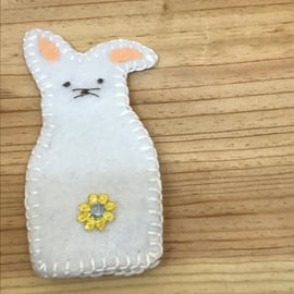 White Rabbit Finger Puppet. (092)