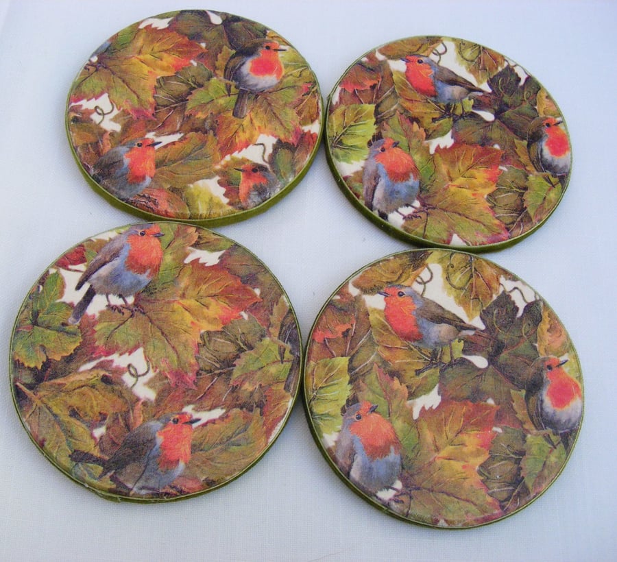 Set of 4 round Wooden Decoupaged Robin Coasters