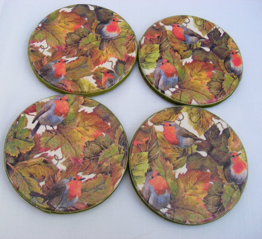 Set of 4 round Wooden Decoupaged Robin Coasters