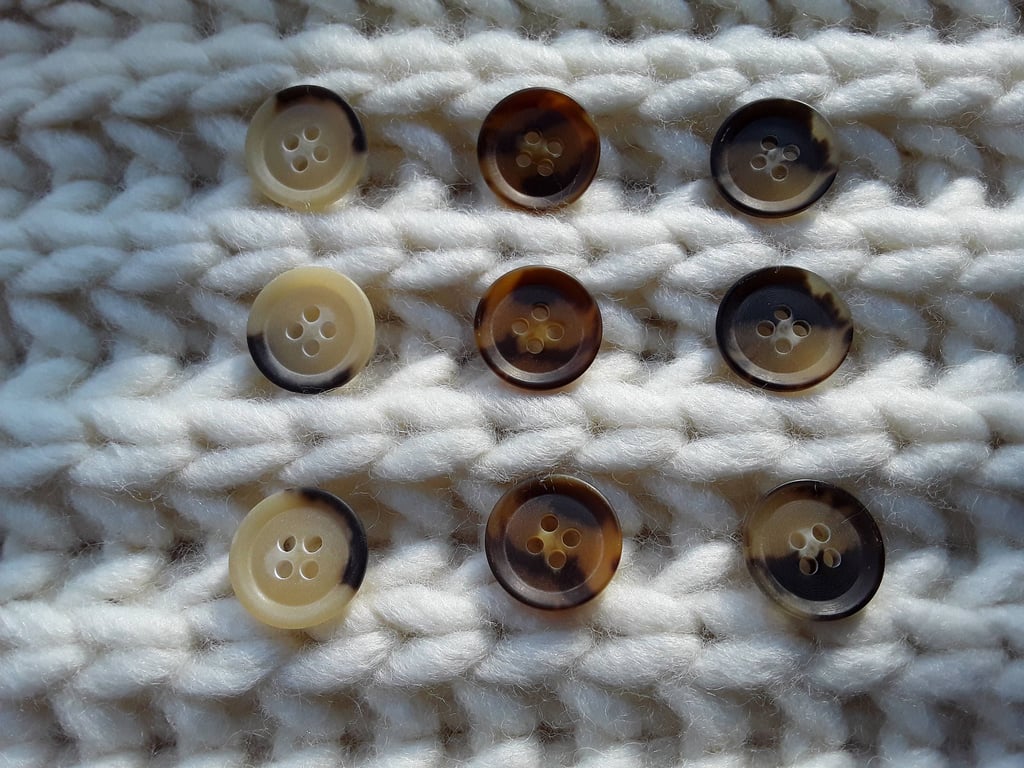 Italian Polyester Horn buttons in 3 colours, 2 sizes 18mm 23mm