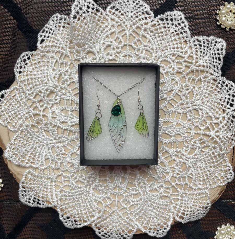 Fairy wing necklace and earring set