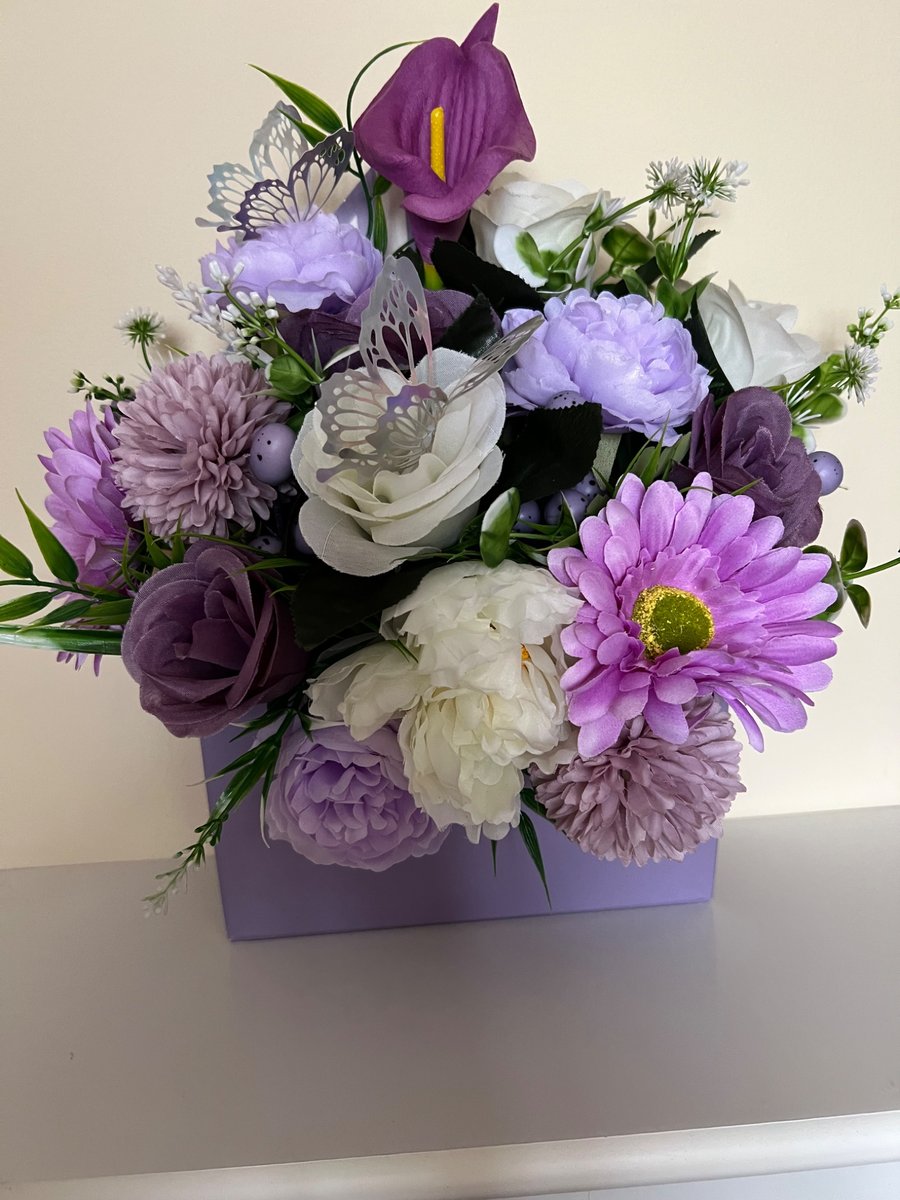 Purple flower envelope box