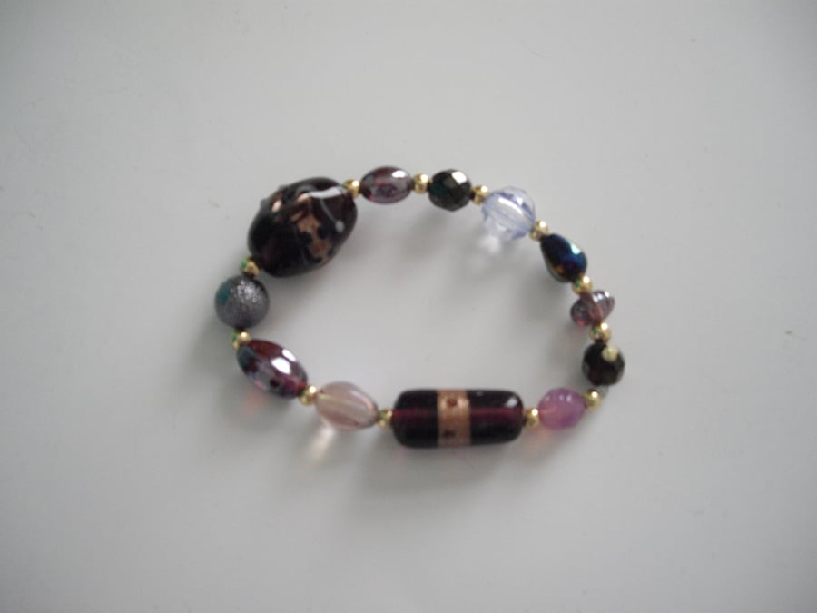 Elasticated Mixed Purple and Pink Glass Bracelet 