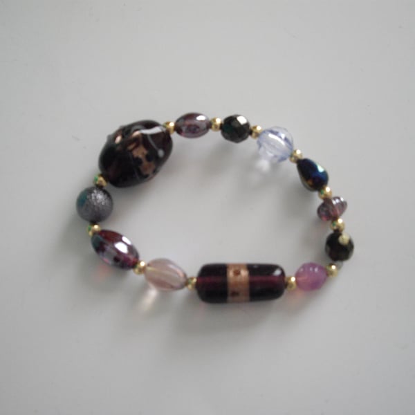 Elasticated Mixed Purple and Pink Glass Bracelet 