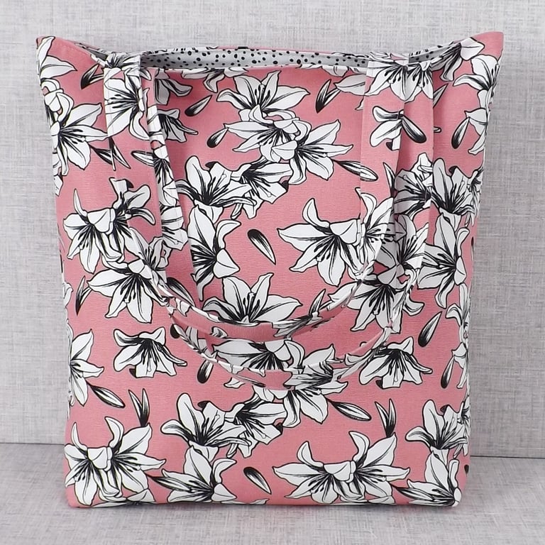 Tote bag, shopping bag. Lilies