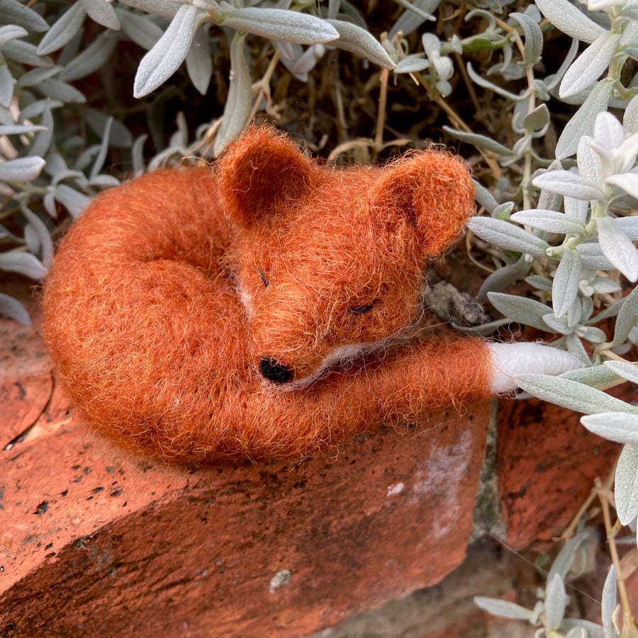 Miniature sleeping fox, needle felted model, sculpture