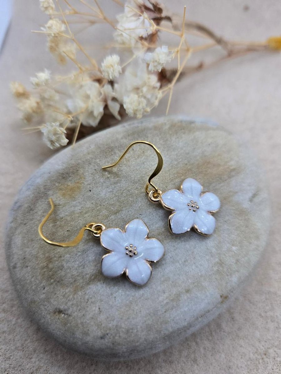 gold plated hypoallergenic white sakura blossom earrings 