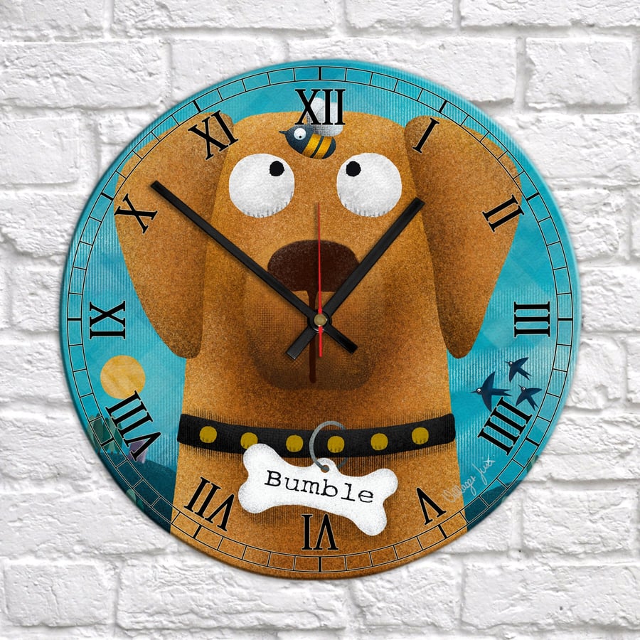 Golden Labrador & Bumble Bee - Personalised Pooch Art Clock