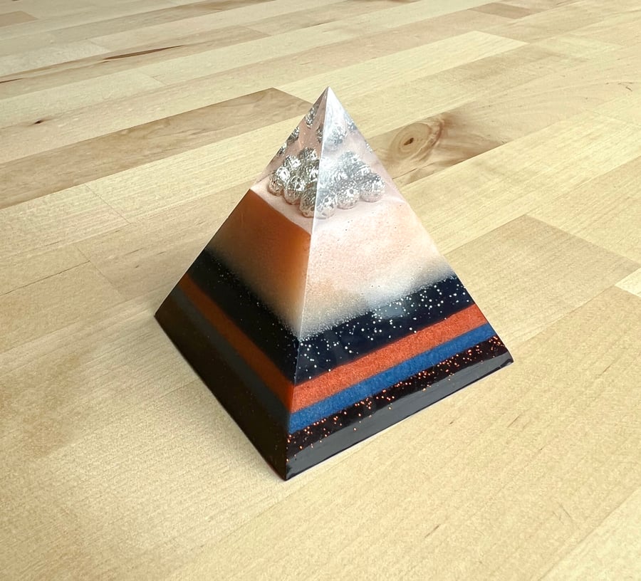 Pyramid - 6 x 6cm - Home Decor
