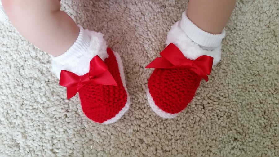 Red knitted baby booties 0-3 months 