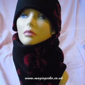 Polar Fleece Black with red Skulls Winter Warmer Set