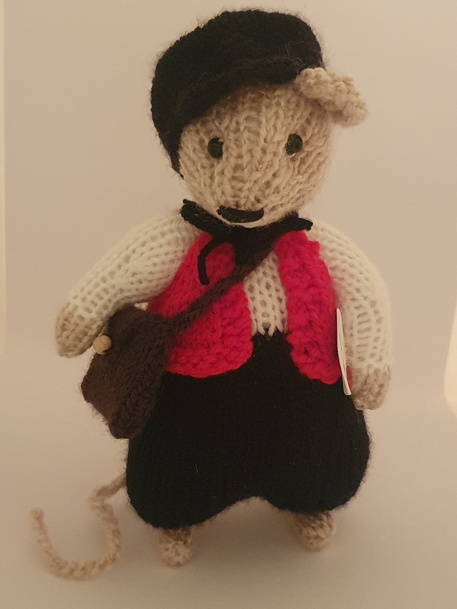 Hand Knitted Mouse - Gabriel