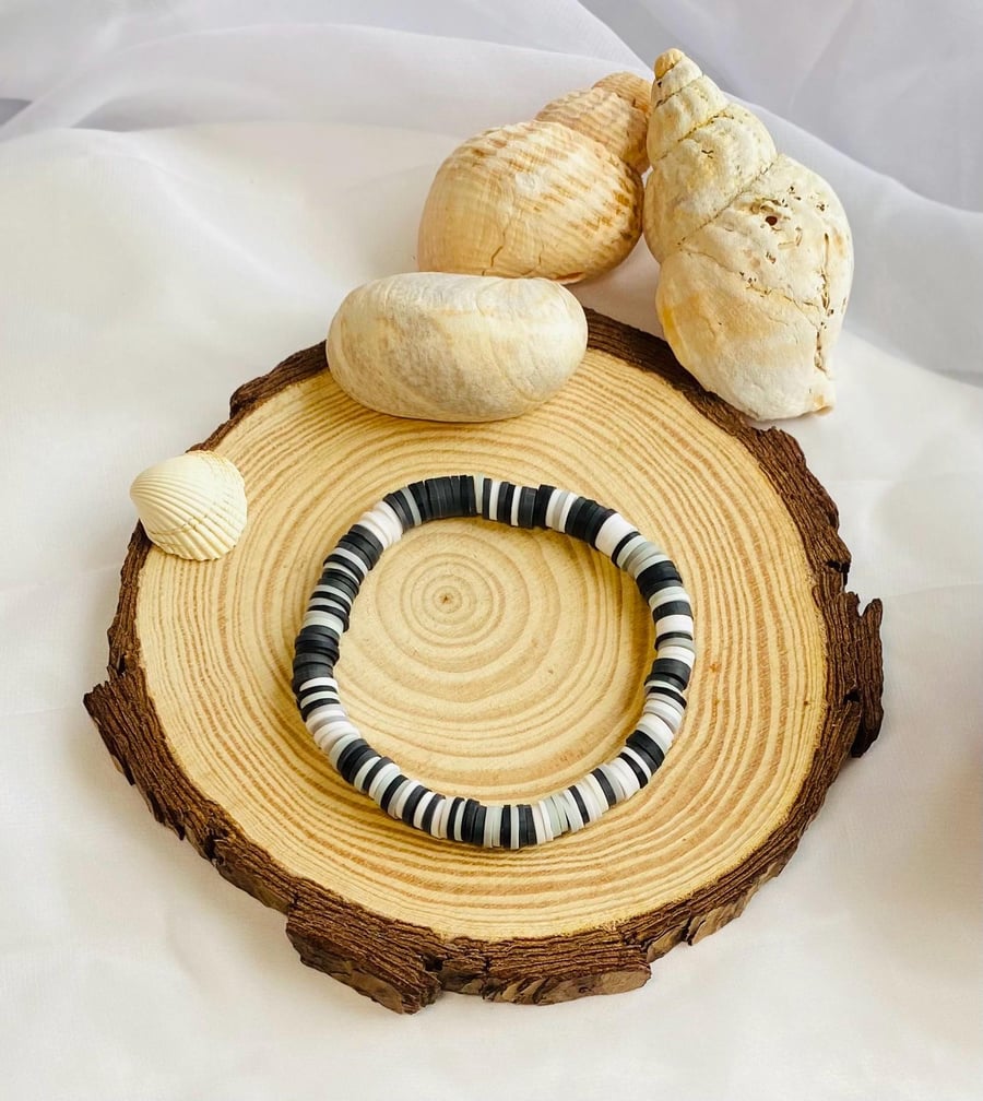 Monochrome Isle Clay Beaded Bracelet