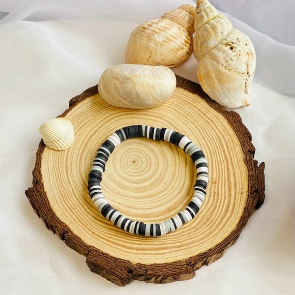 Monochrome Isle Clay Beaded Bracelet