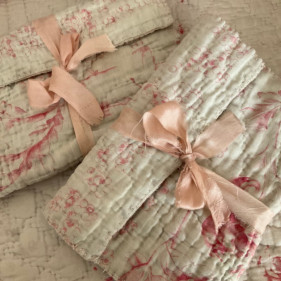 Vintage Quilt Embroidery Folder or Huswif