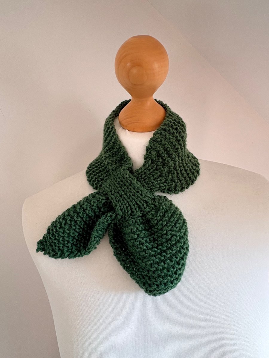 Hand knitted Ascot scarf green