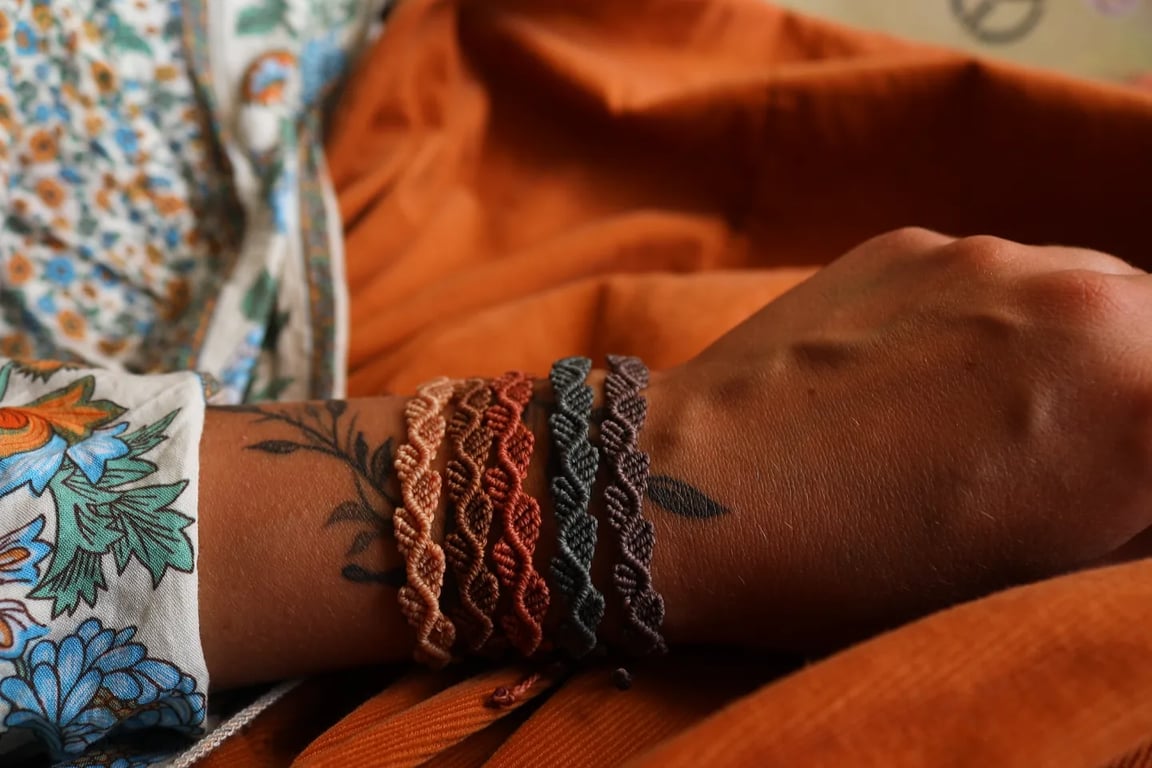 Micro macrame autumn bracelet .