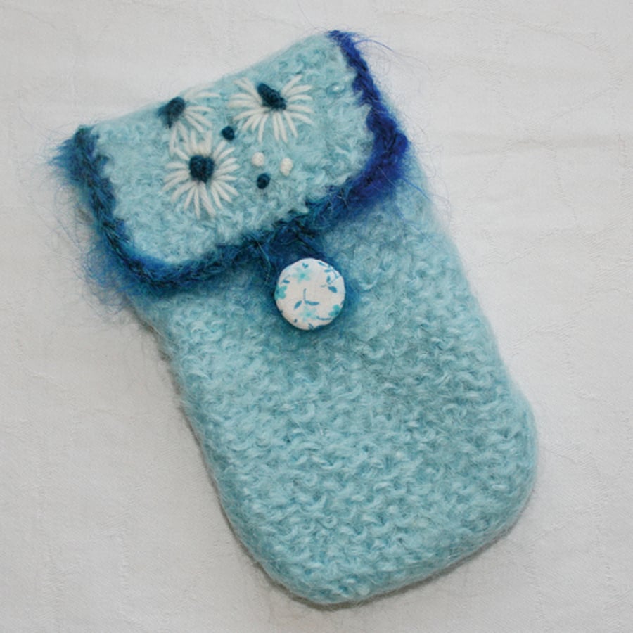 SALE Daisies Gadget Cosy - Blue