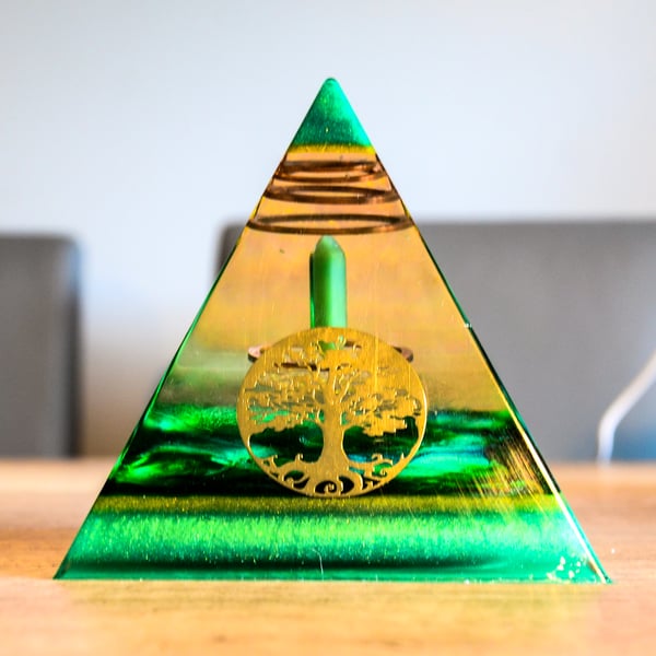 11cm Green Aventurine Orgonite Resin Pyramid