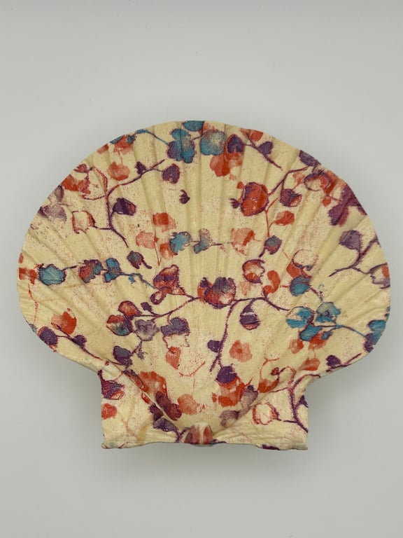 Shell Trinket Dish - Cream Flower