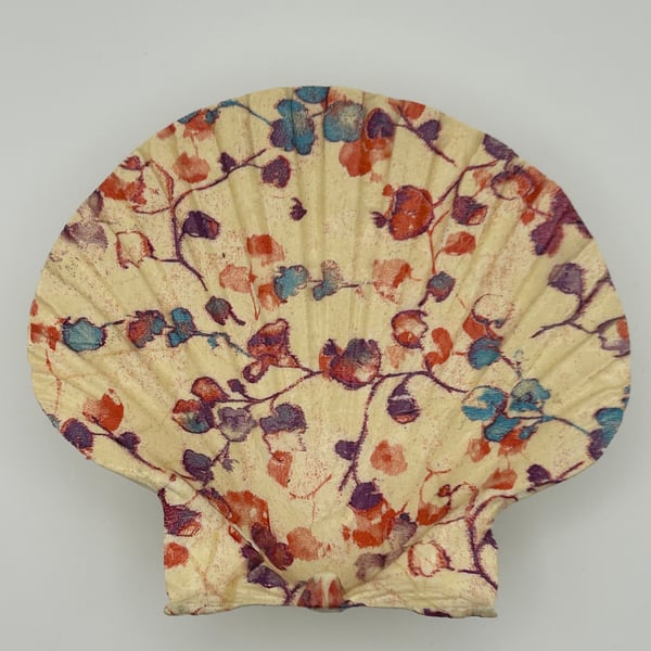 Shell Trinket Dish - Cream Flower