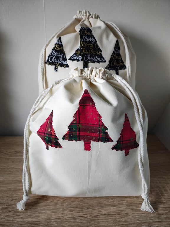 Red Christmas Tree Applique Gift Bags