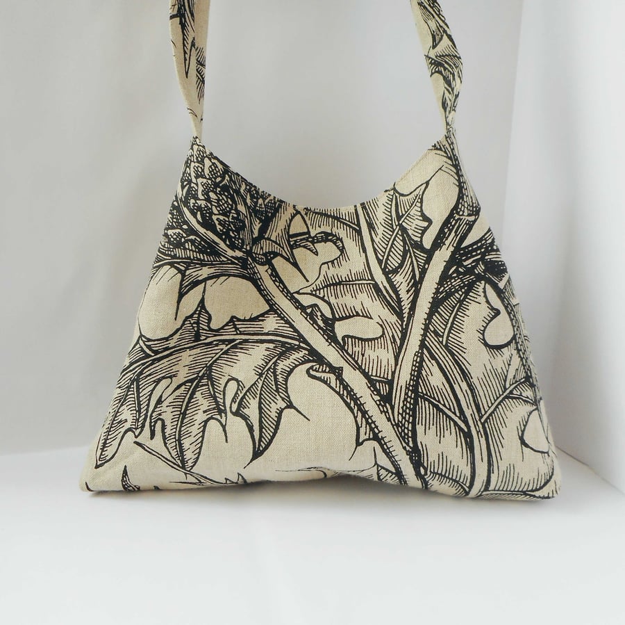 Pyramid shaped shoulder bag in Timrous Beastie Linen