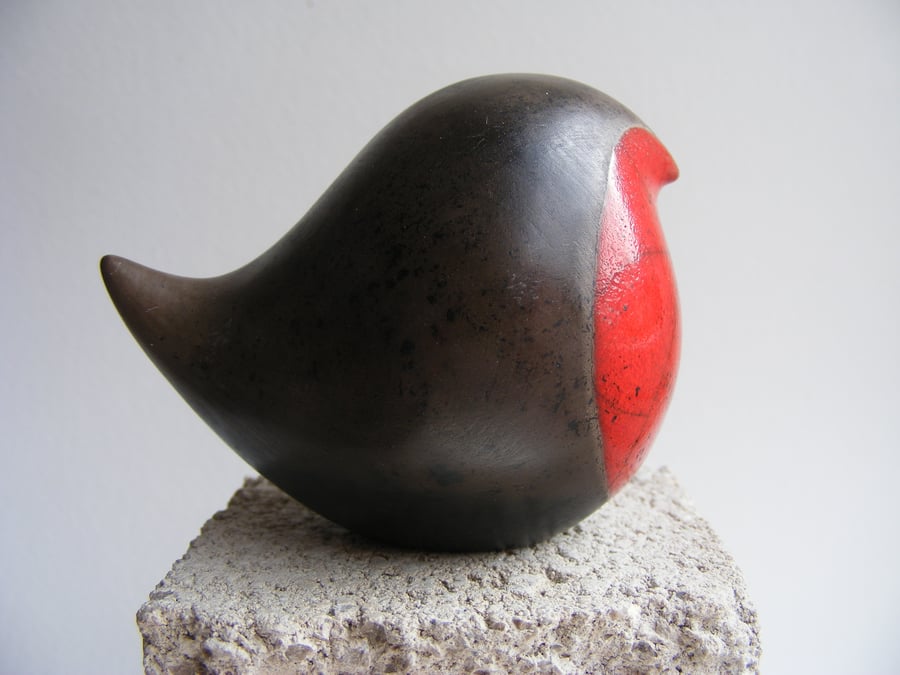 Raku glazed round robin