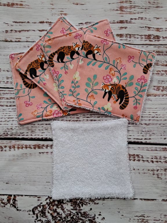 Red panda reusable bamboo face wipes - set of 5