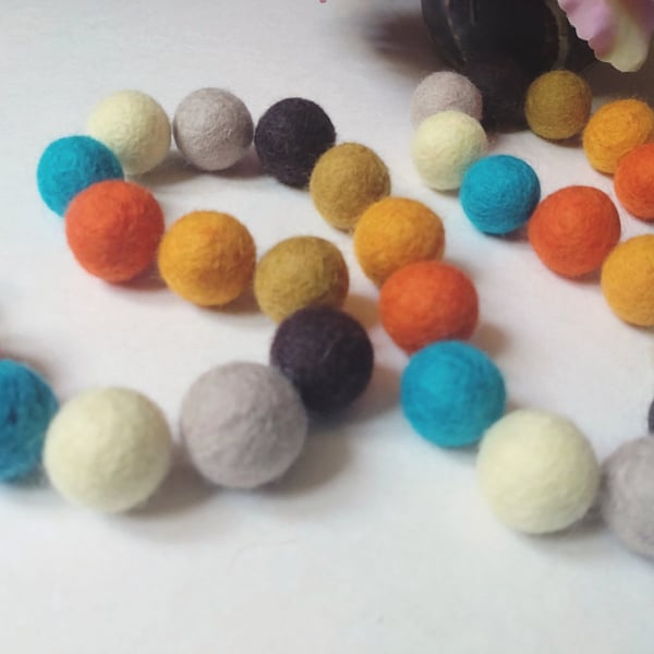 Felt Ball Garland, 70s Retro, Gift Idea, Eclectic Bohemian Interiors