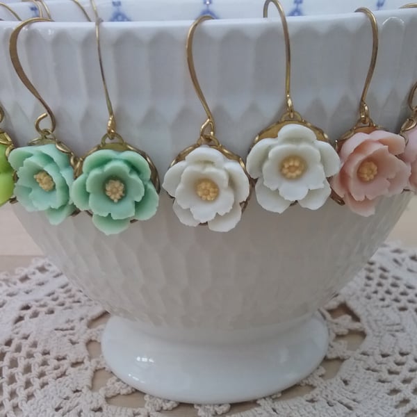 Pretty Floral Cabachon Earrings...