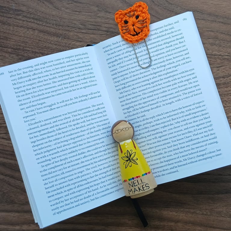 Tiger giant paperclip bookmark