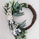 White wild flower wreath 