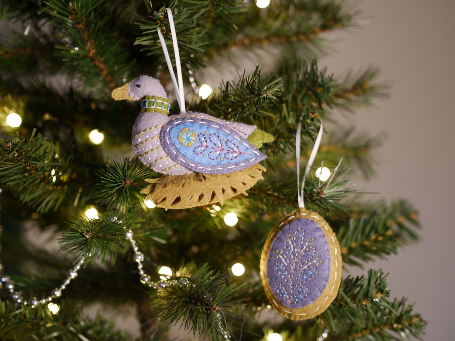 12 Days of Christmas Goose a laying