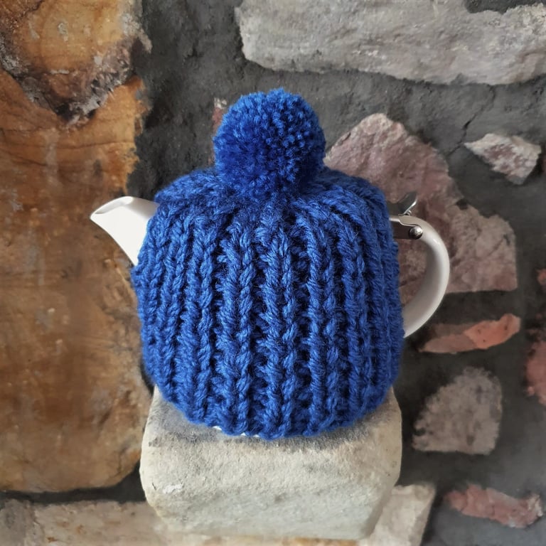Tea Cosy, Cozy, Tea Pot Cover, Suki, For Life Compatible, Hand Knitted, Stump