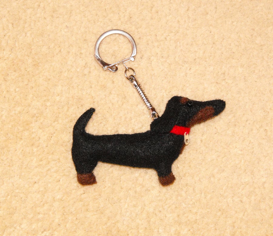 Felt Sausage Dog (Dachshund) keyring