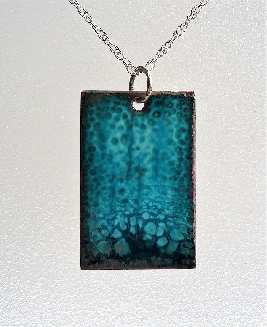Enamelled copper rectangular pendant in turquoise 076