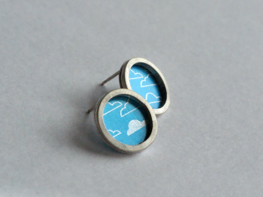 Blue cloud pattern studs - silver circle