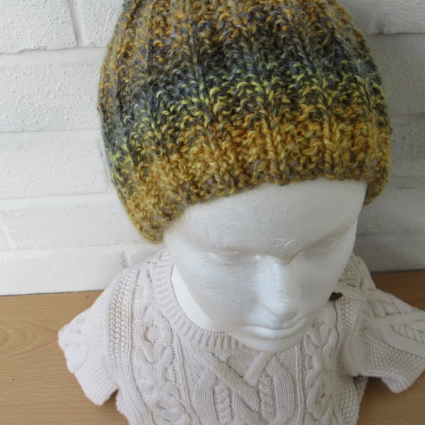 RIBBED HAND KNITTED BEANIE
