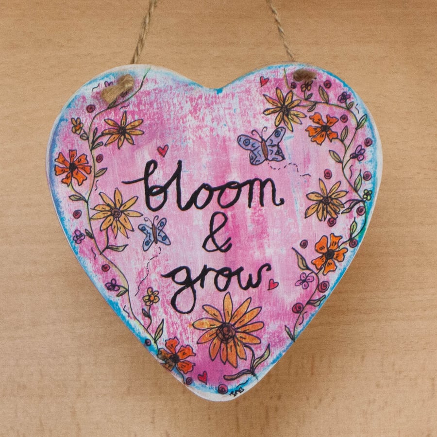 Bloom & Grow Wooden Heart Hanging Decoration