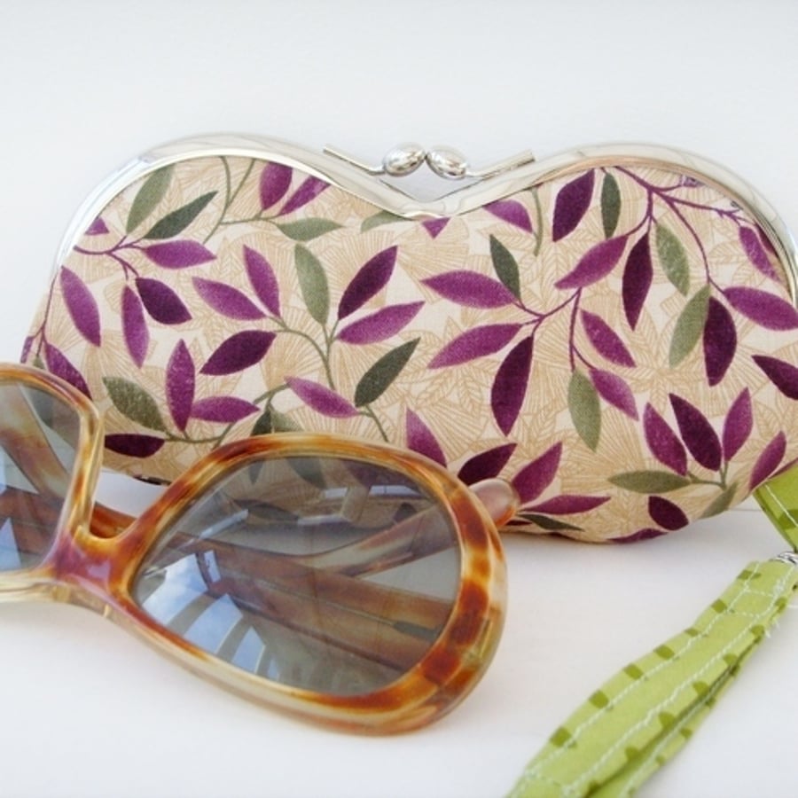  Wristlet purse/Sunglasses case