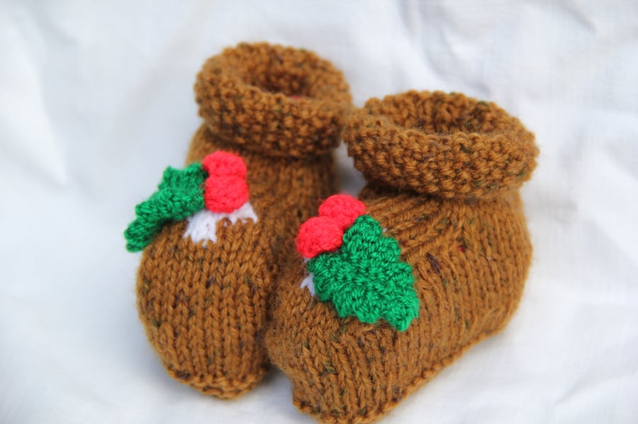 Hand Knitted Christmas Pudding Booties (0-3 Mths)