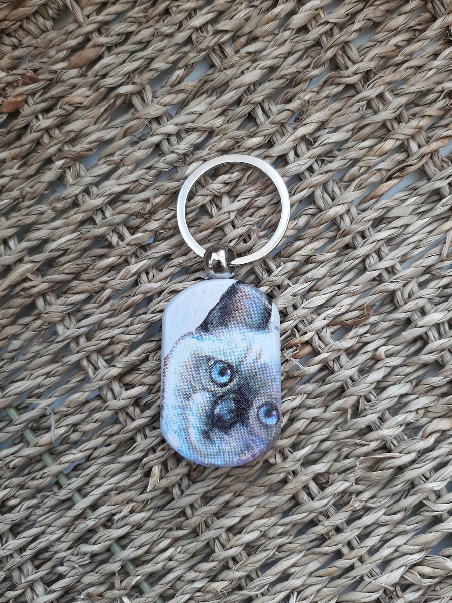 SIAMESE CAT WOODEN KEYRING