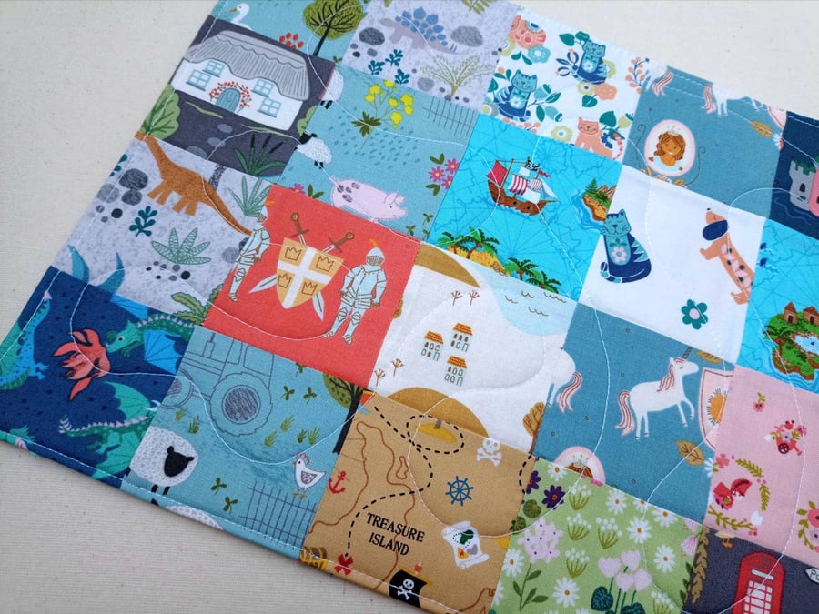 I spy game gift for child - reversible activity play mat