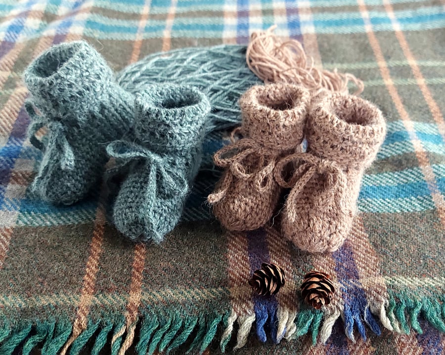 Alpaca Baby Booties, undyed, pure certified alpaca, Andes Collection, 0-5 months